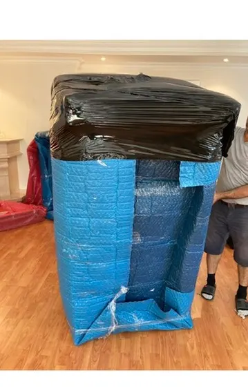 Dolap ve büyük mobilya paketleme çalışması